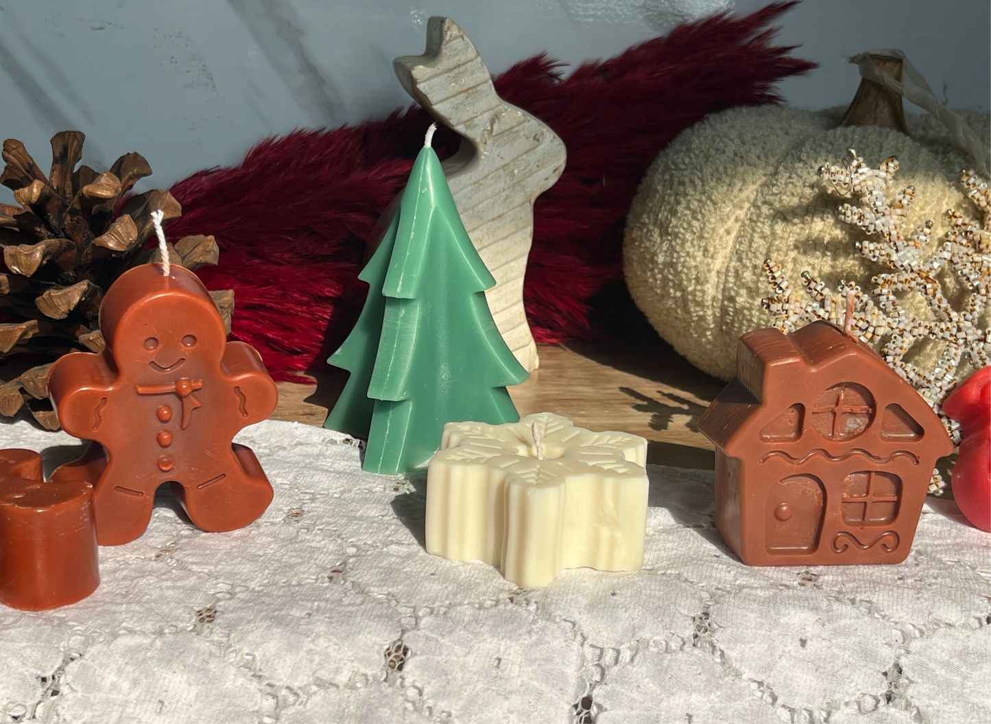 Assorted box of Christmas candle