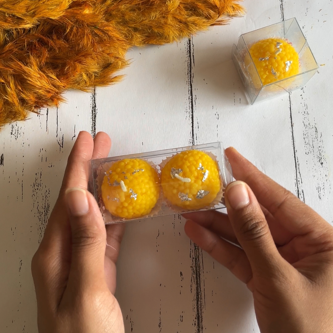 laddoo Candle set of 2